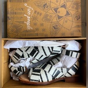 NWT- Free People- Catherine Loafer